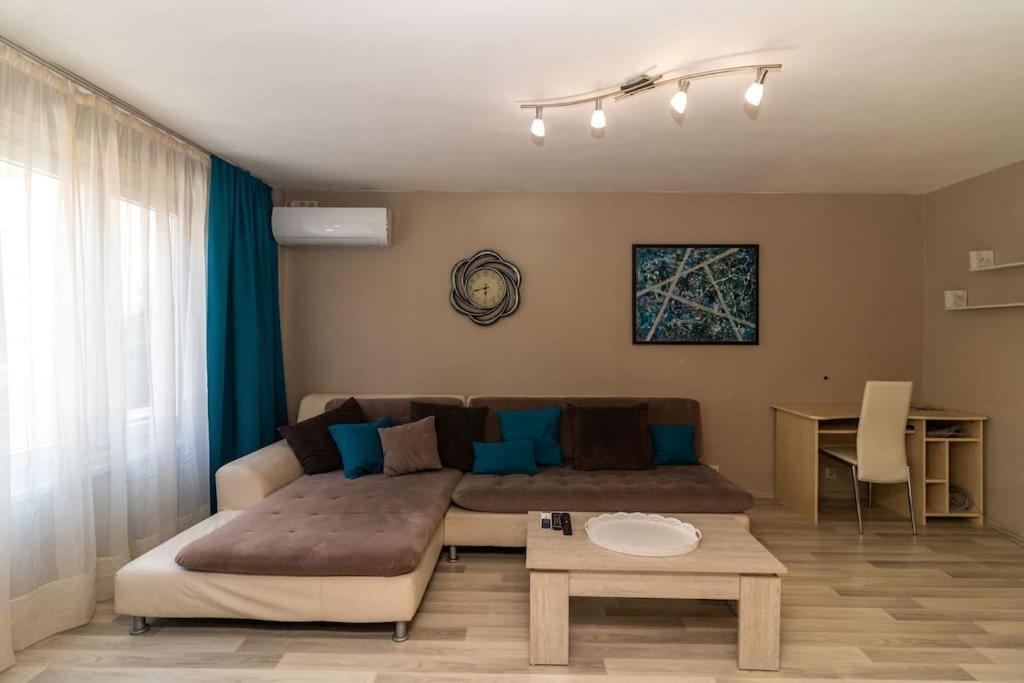 Niko'S 2 Bedroom Central Apartment Sofia Exterior foto